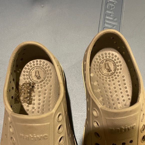 Native shoes, grey, size 8c - Picture 3 of 3